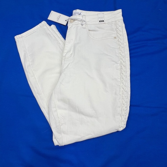 👖NWT🤩 |•JUDY BLUE•| Mid Rise Relaxed Fit Braided Racer Stripe Jeans Size 14W👖 - Picture 1 of 12